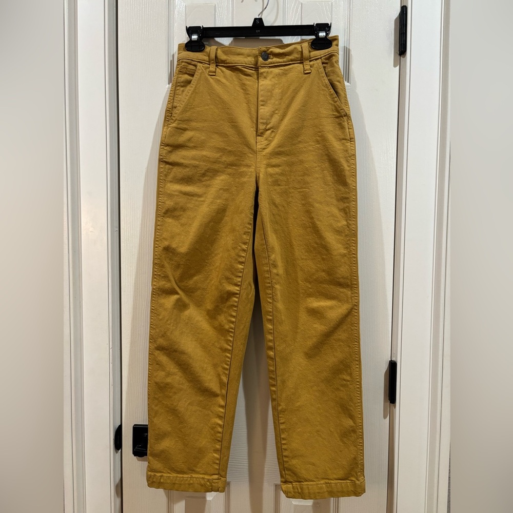Madewell Classic Straight Ankle Crop in a mustard yellow color. Size 24. EUC!
